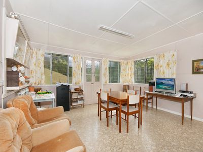 469 Middle Pocket Road, Middle Pocket