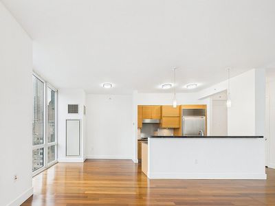 apt 20b / 10 West End Avenue, International