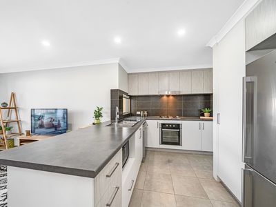 11 / 11 Bakana Loop, Landsdale