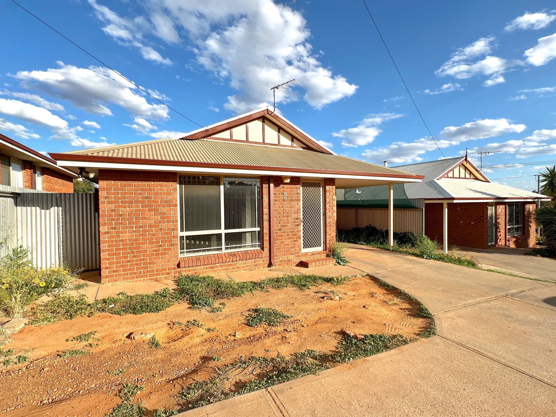 2 / 3 Kitchener Road, Kalgoorlie
