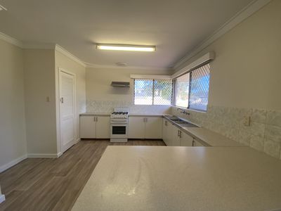 8 Barber Place, Riverton