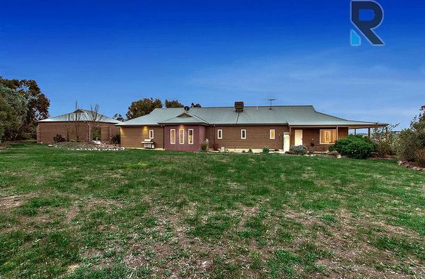 8 The Dress Circle, Oaklands Junction
