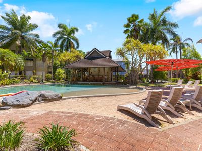 612 / 2-10 Greenslopes Street, Cairns North