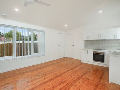 2 / 104 Waratah Street, Windang