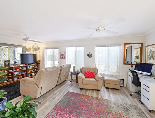 2 bedroom UNFURNISHED home in residential complex image 4