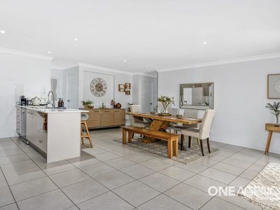 8 St Marys Cl, Doolandella
