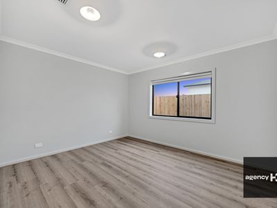 15 Winfred Drive, Mambourin