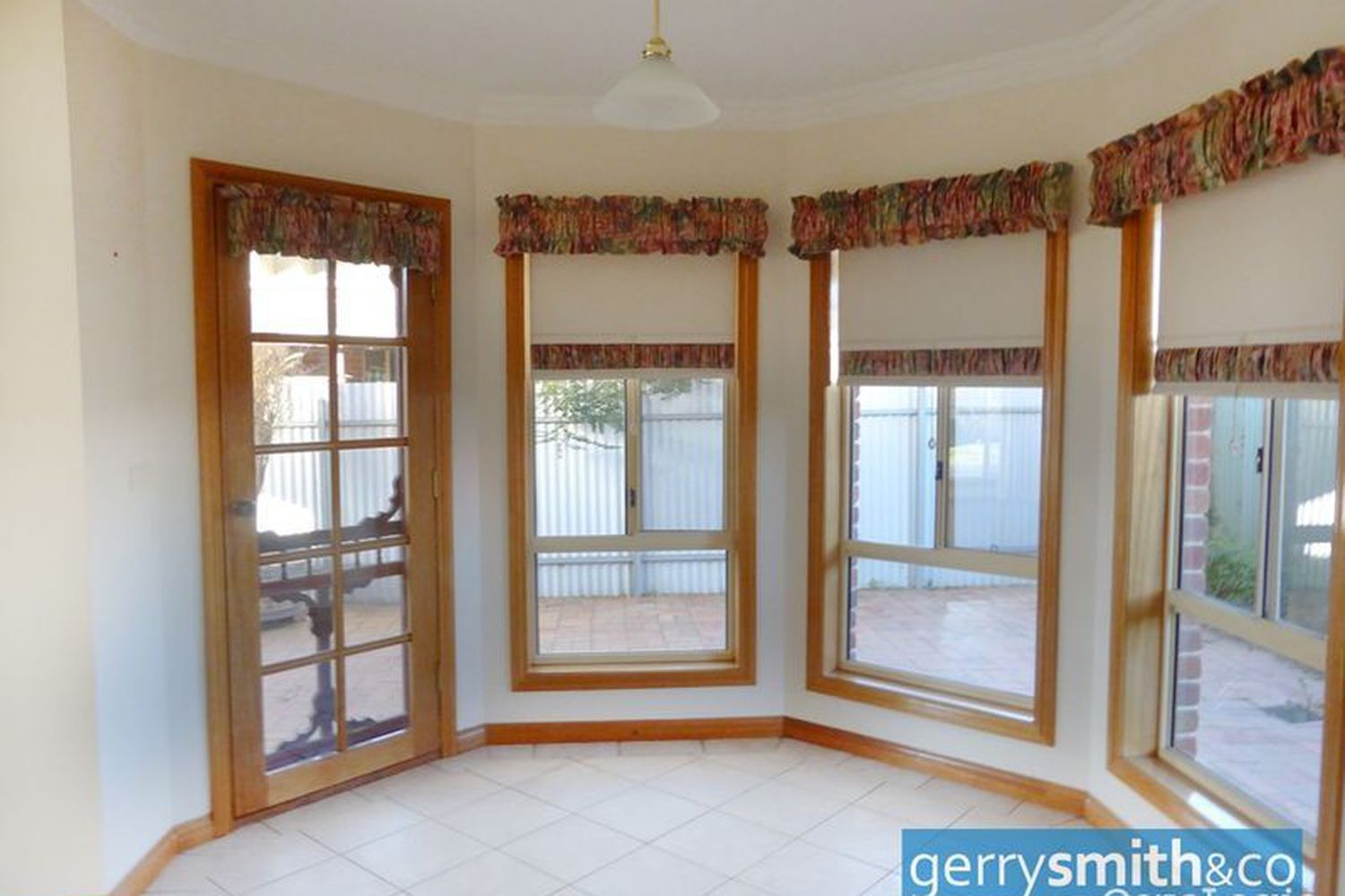 13 Hopkins Drive, Horsham