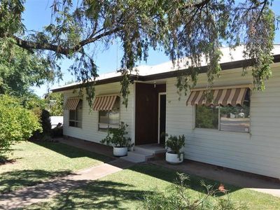 67 Church St, Forbes
