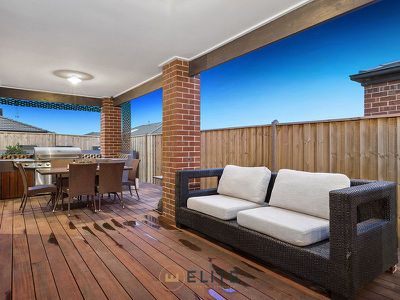 27 Trainers Way, Clyde North