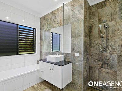 29 Senor Avenue, Urangan