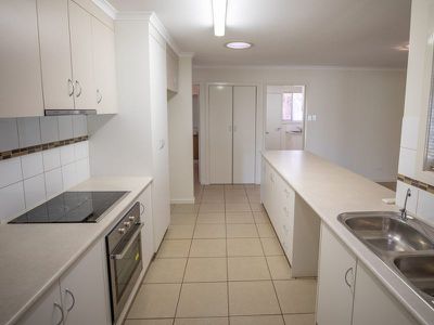 50 Giles Avenue, Newman