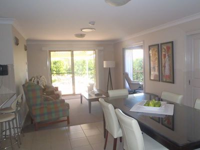 4 / 5 John Brass Court, Dubbo
