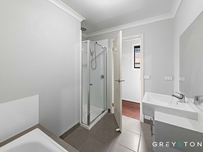 16 Abbott Street, Melton South