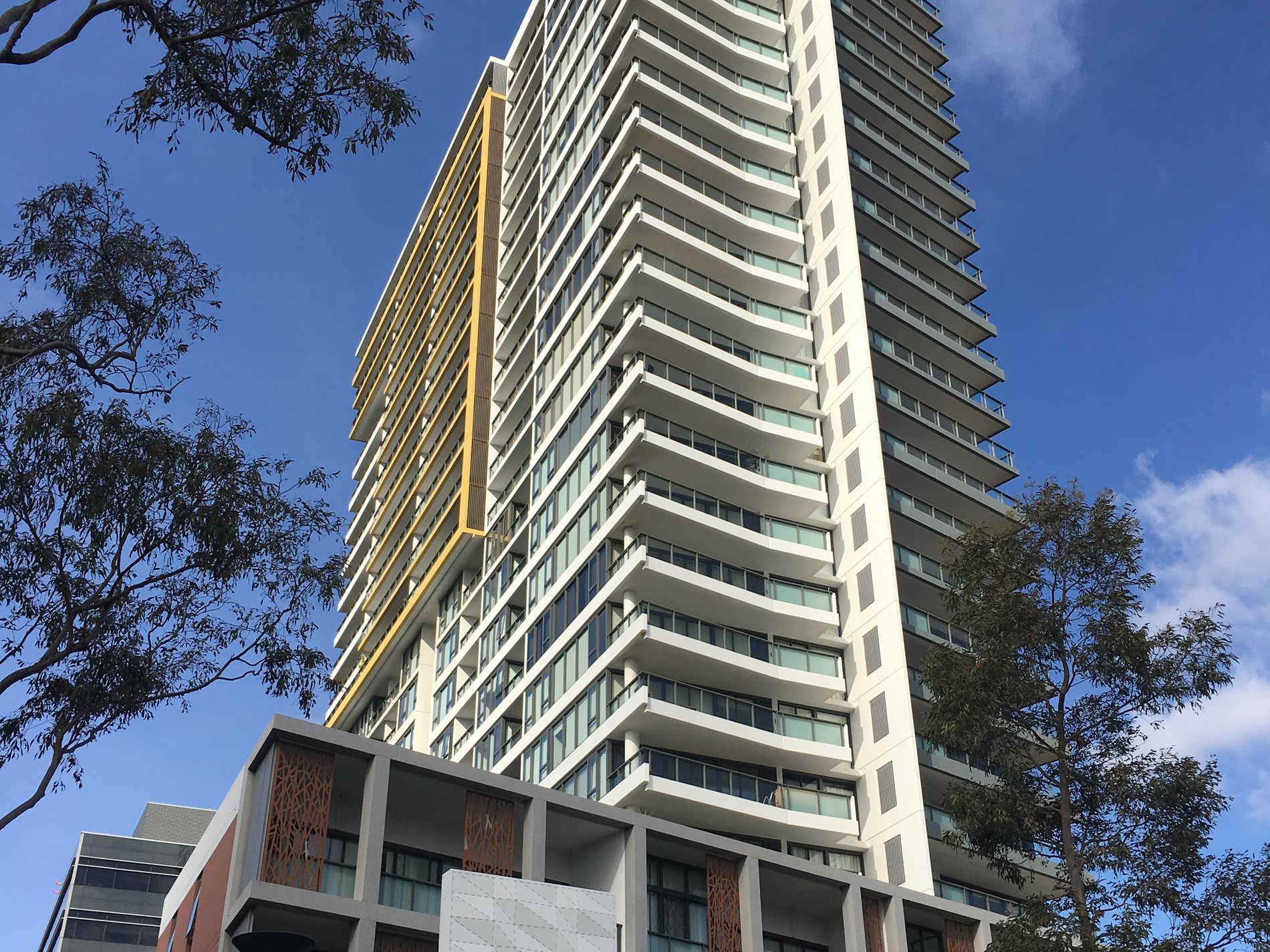 2406 / 7 Rider Boulevard, Rhodes