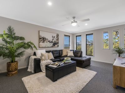 154 Kingfisher Crescent, Palmview