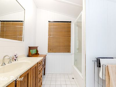 12 Taylor Street, West Mackay