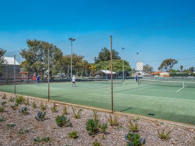 63 MURDOCH DRIVE, Singleton