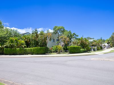 9 / 14 Island Drive, Cannonvale