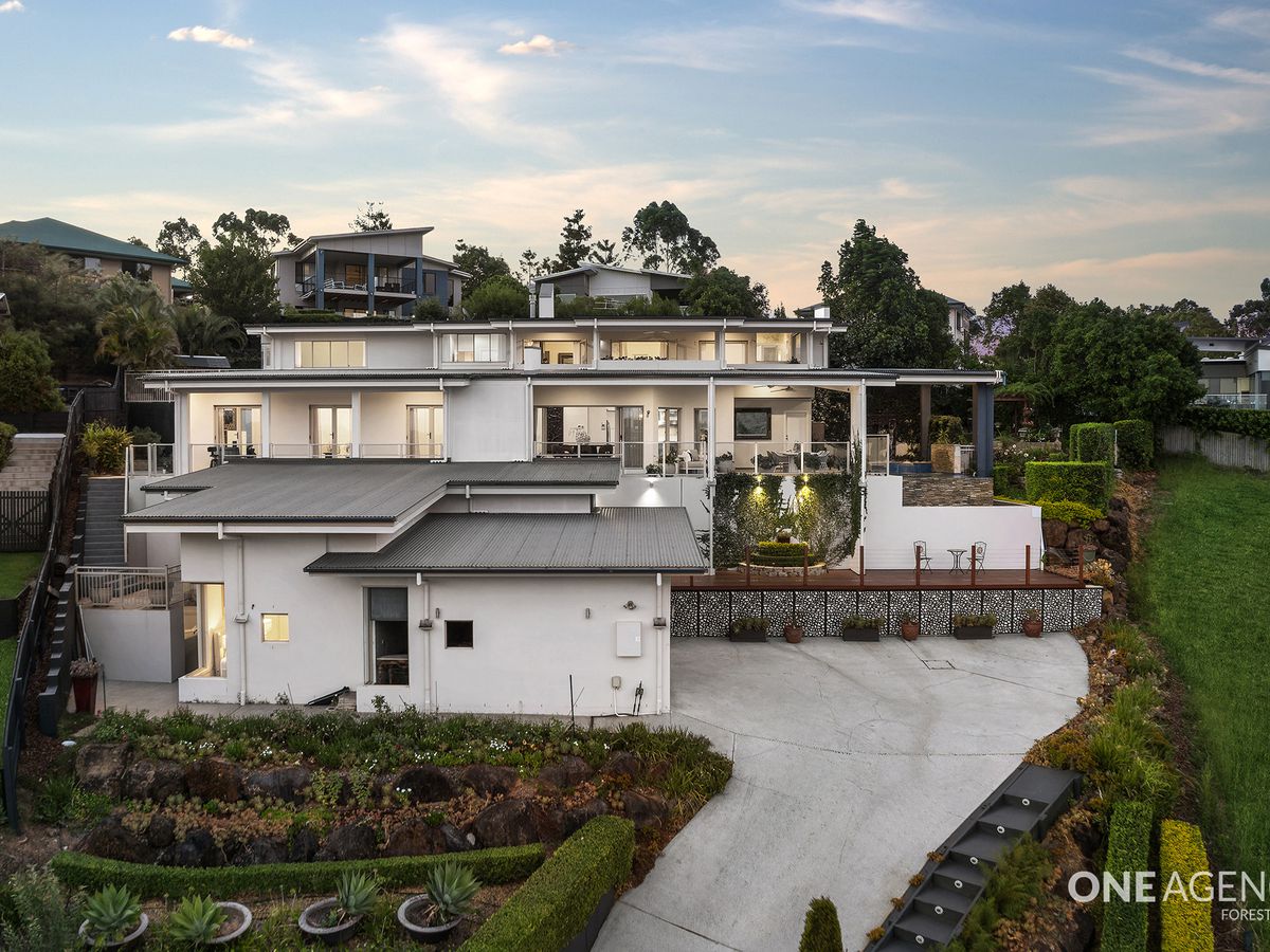 14 Seanna Place, Brookwater