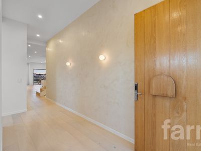 3 / 2 Lyra Avenue, Hope Island