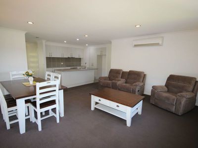 12 Trumpeter Avenue, Eden