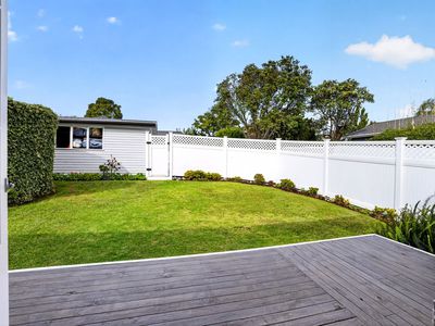 20 & 20A Brian Crescent, Stanmore Bay