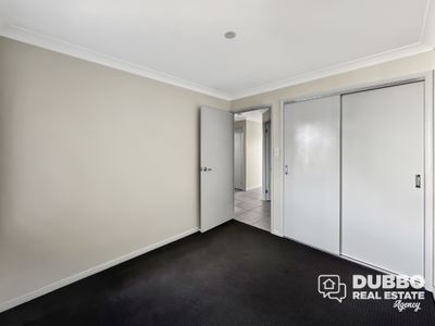 22A Hindmarsh Esplanade, Dubbo