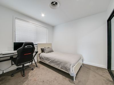 2 / 15 Bungulla Street, Sadleir
