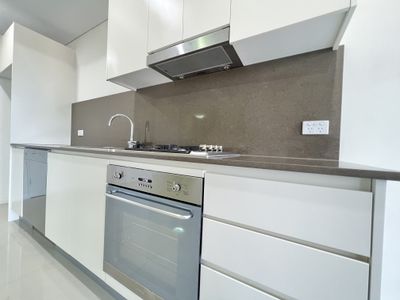 A1214 / 11 Charles Street, Canterbury