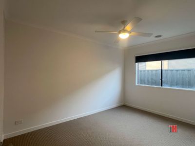 6 Whitebark Street, Wollert