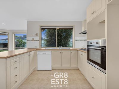 2 Ashbrook Way, Cranbourne West