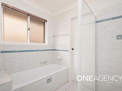 9 Monterey Close, Forest Lake