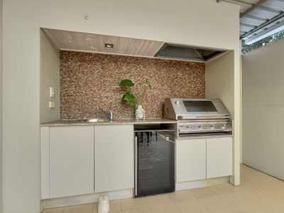 2 / 111 Thorn Street, East Brisbane