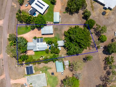 2 Phylis Court, Alice River