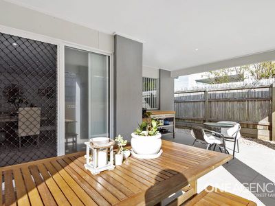 8 St Marys Cl, Doolandella