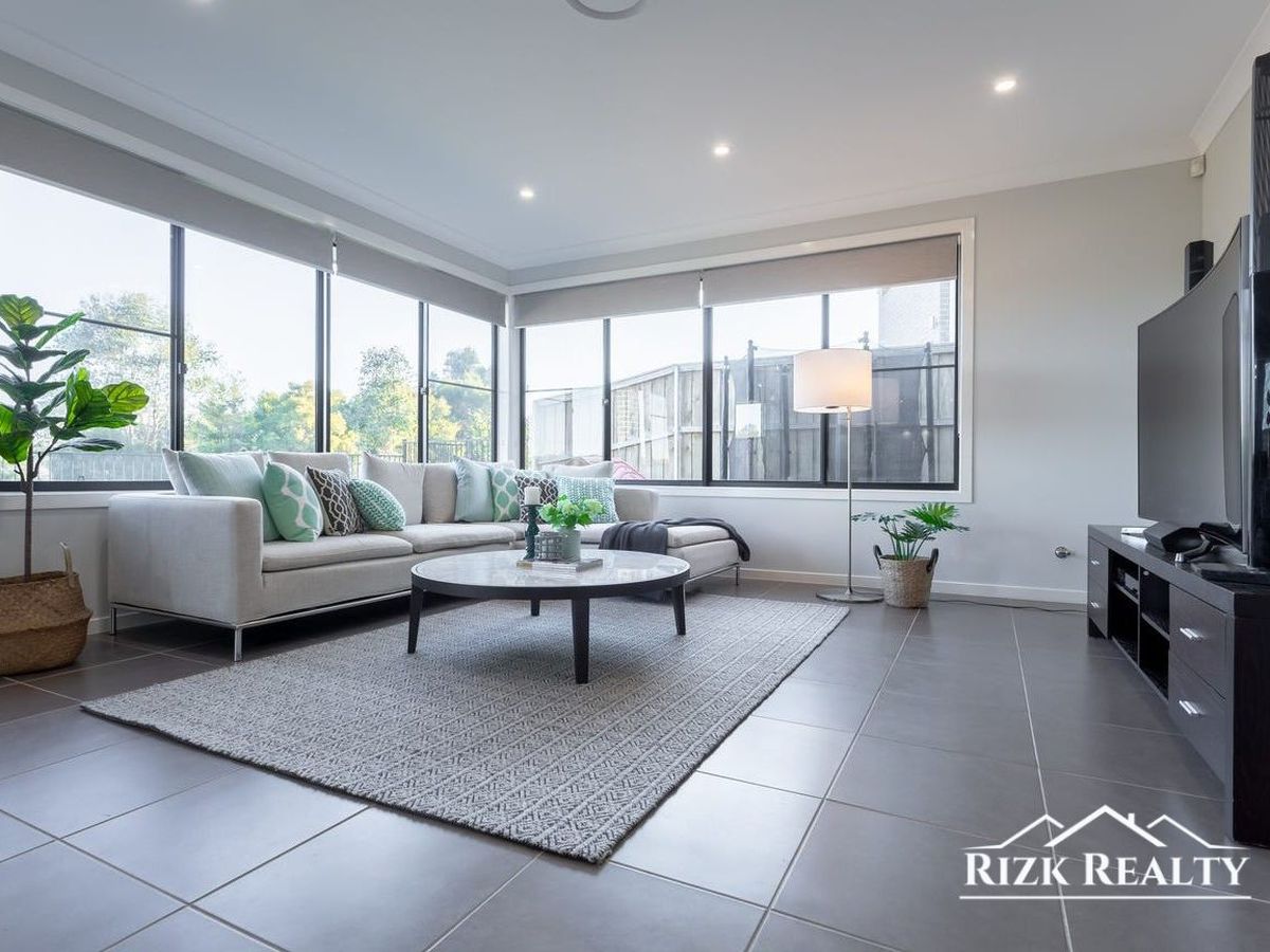 4 Aspect Crescent, Colebee