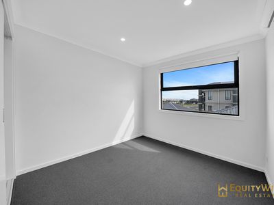 23 Irvington Road, Manor Lakes