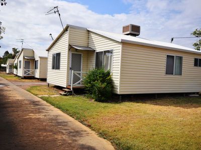 98 Crane Street, Longreach