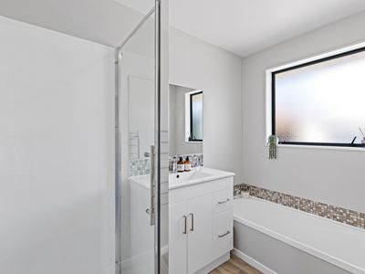 6 Gates Lane, Woolston