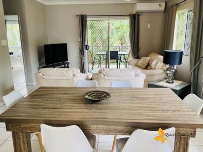 8 / 9 Hogan Court, Gray