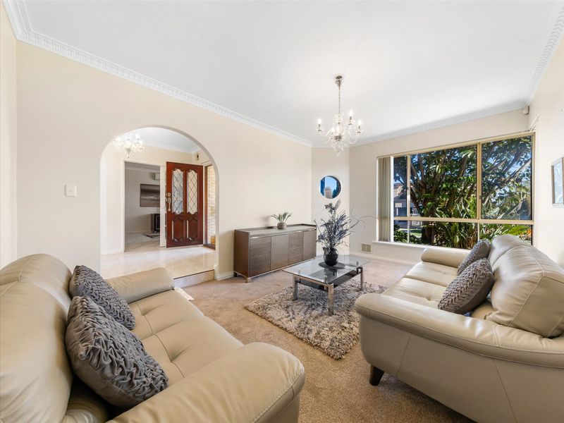 39 Castellon Crescent, Coogee
