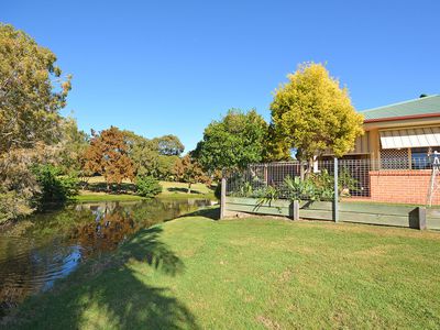 8 Lakeside Court, Torquay