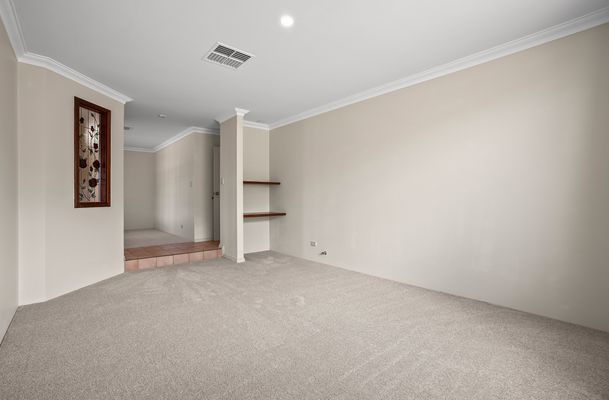 16 Frigate Close, Waikiki