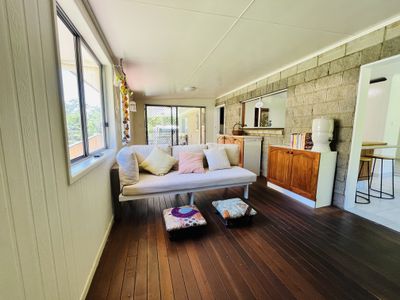 77 Summit Road, Pomona