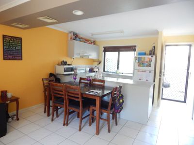 9 / 4 Lillian Street, Redbank Plains