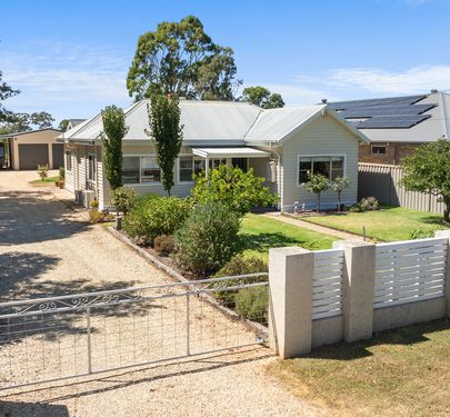 8 LORRAINE AVENUE, Nagambie