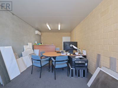 4 / 5 Parkes Street, Cockburn Central