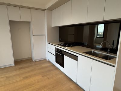3404 / 628 Flinders Street, Docklands