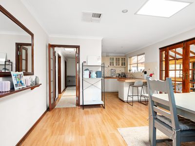 3 De Bernales Street, Hannans